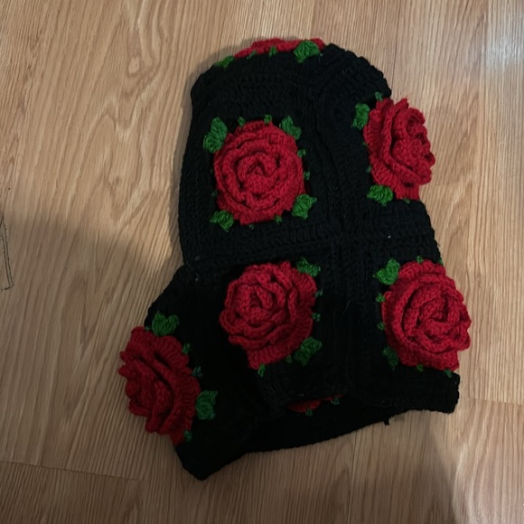 Handmade rose balaclava - Picture 4 of 5